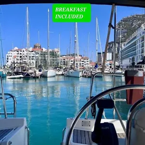 Botel Luxury Yacht 